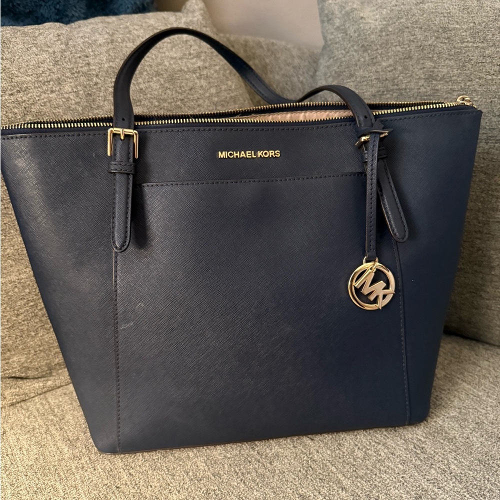 Michael Kors Jet Set Large Saffiano Leather Top-Zip Tote Bag